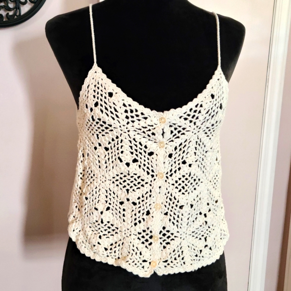 🍑American Eagle Cream Crochet Tank Top